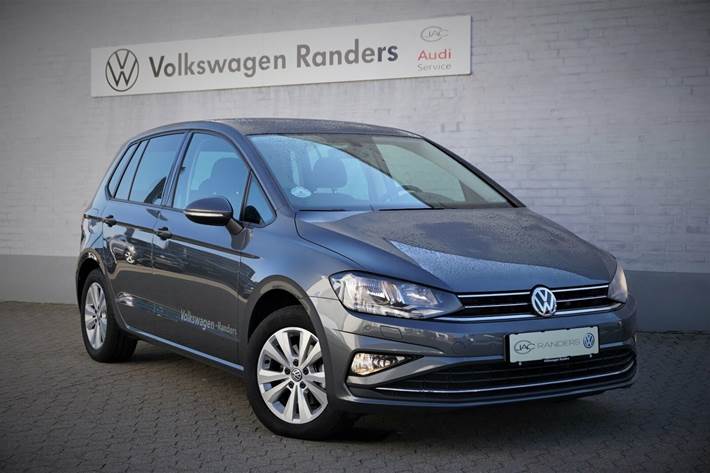 Grå VW Golf Sportsvan fra 2019
