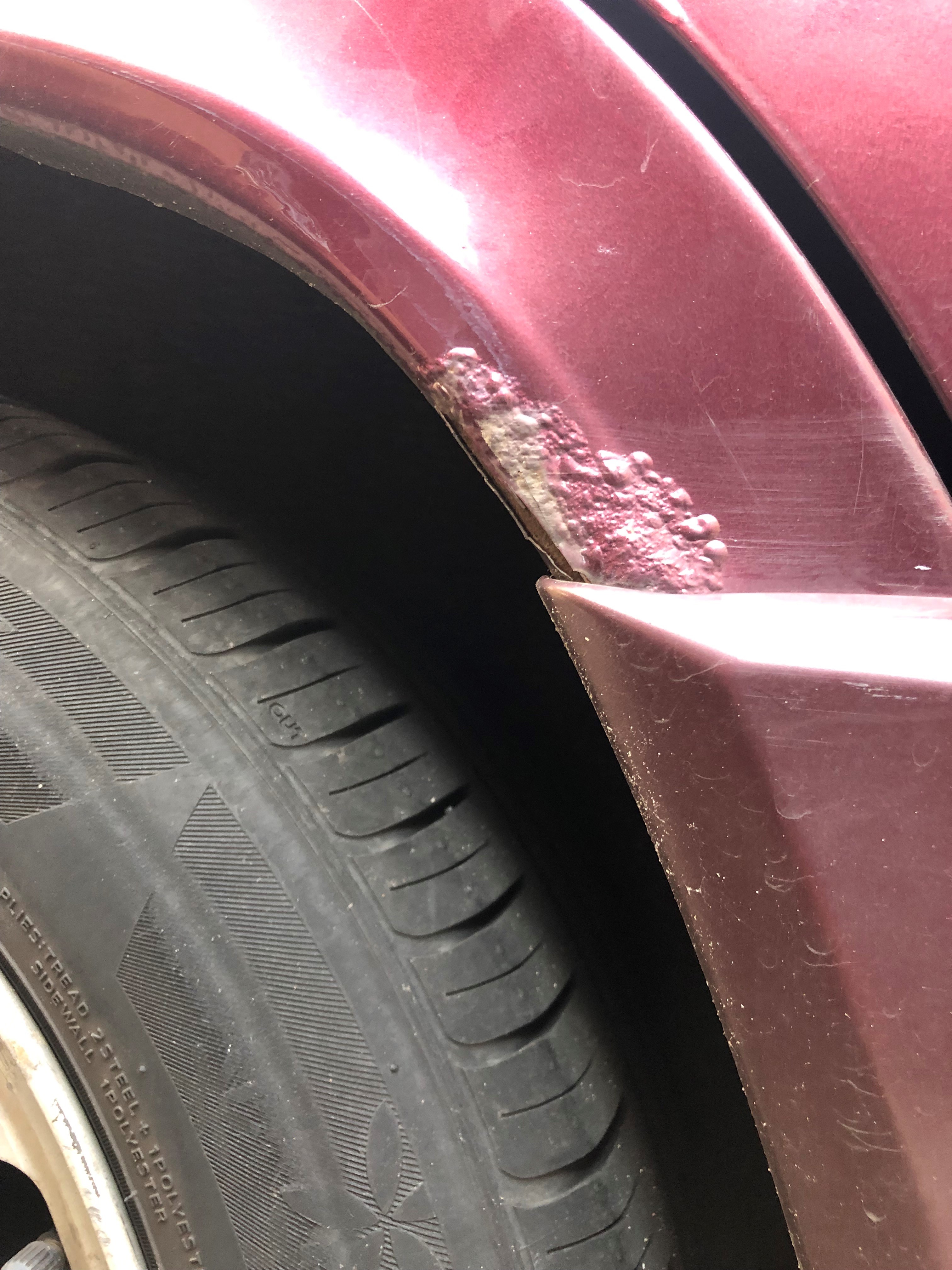 Rød Mercedes 190 E fra 1992