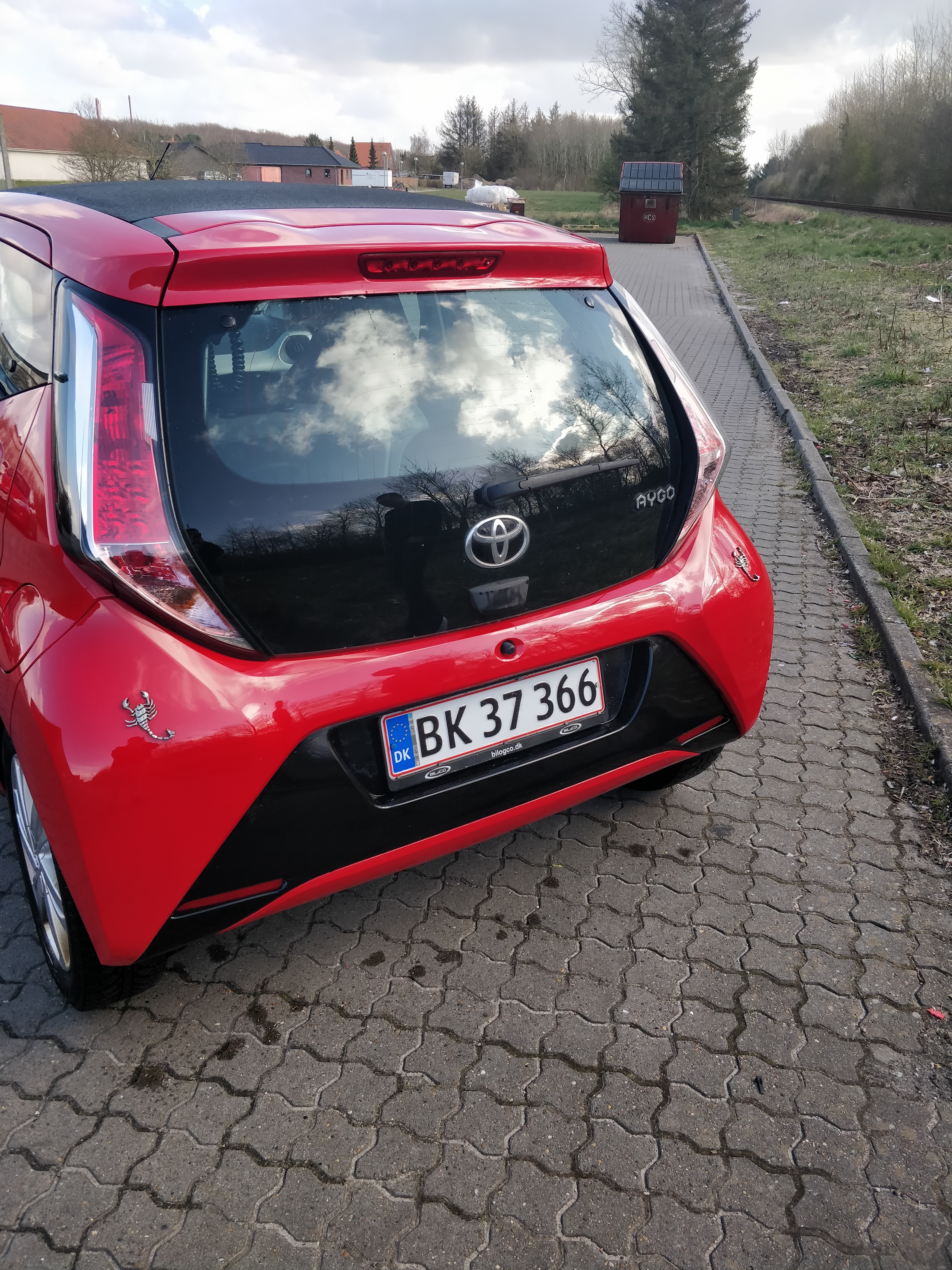 Rød Toyota Aygo fra 2016