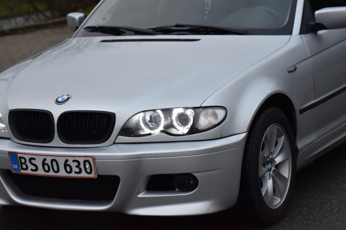 Grå BMW 320d fra 2003