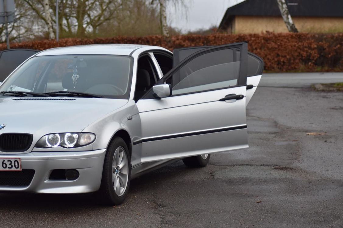 Grå BMW 320d fra 2003