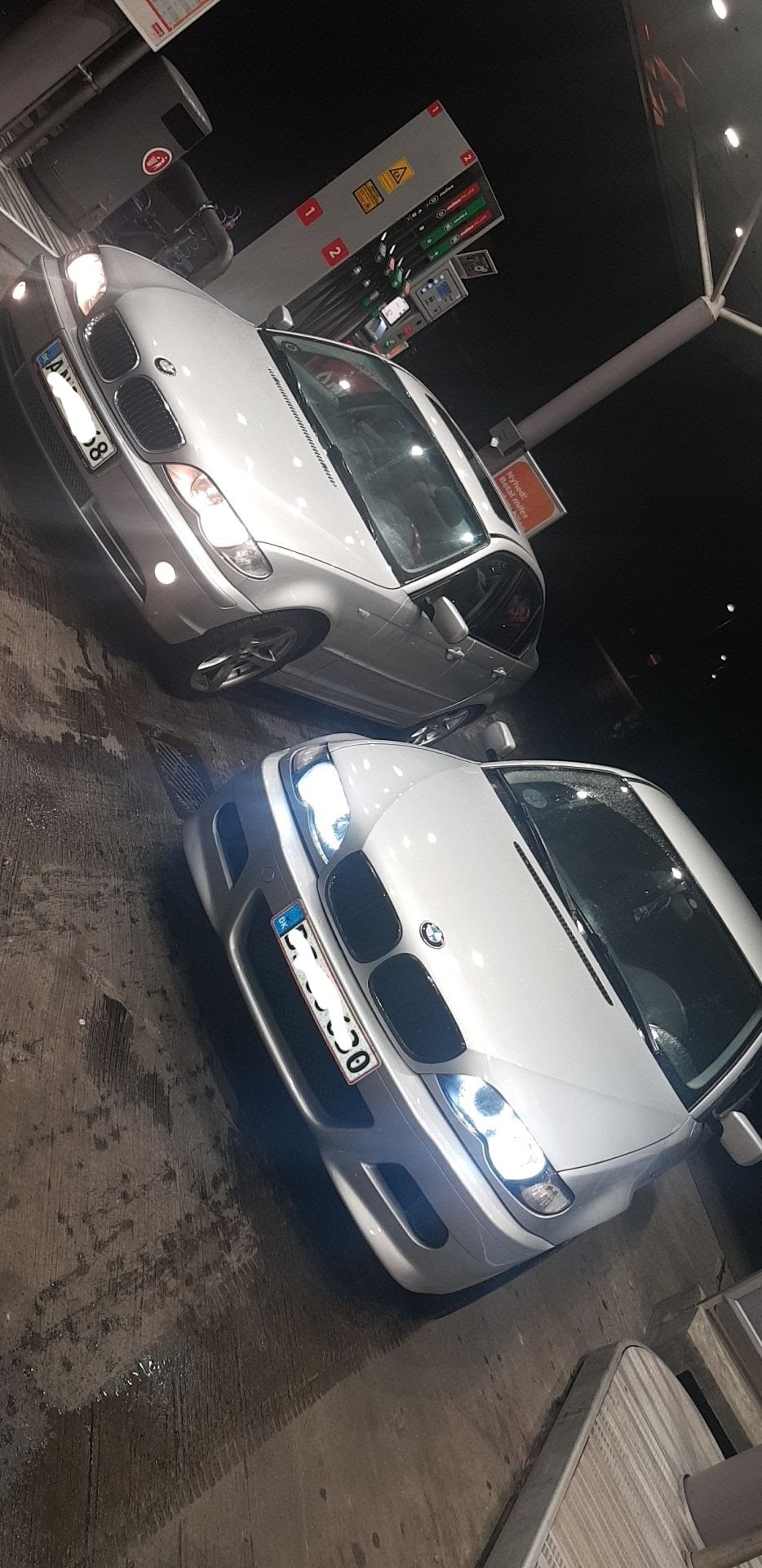 Grå BMW 320d fra 2003