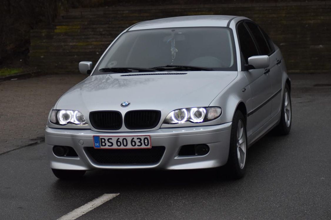 Grå BMW 320d fra 2003
