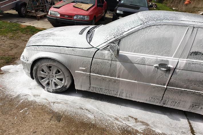 Grøn BMW 320 fra 1998