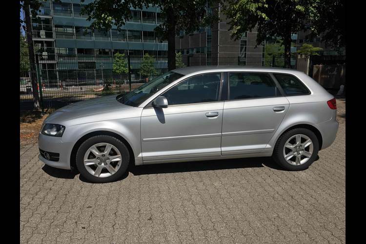 Sølv Audi A3 fra 2011