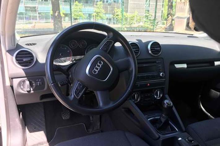 Sølv Audi A3 fra 2011