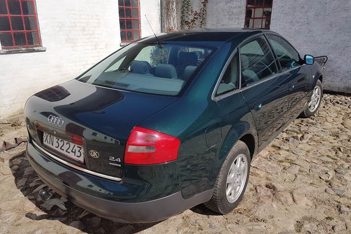 Grøn Audi A6 Allroad fra 1997
