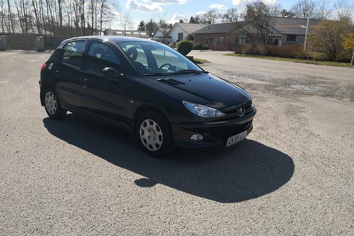 Sort Peugeot 206 fra 2007