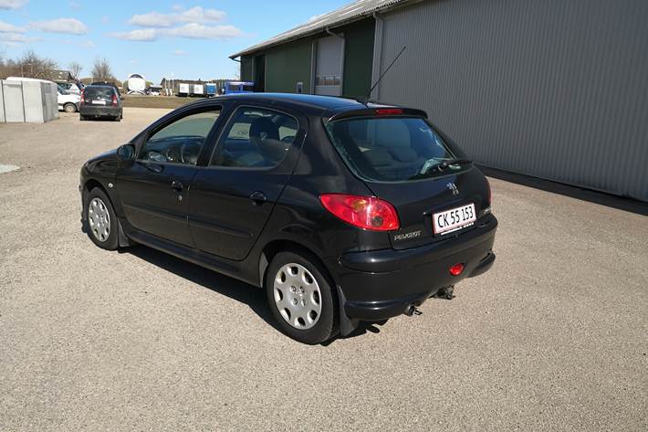 Sort Peugeot 206 fra 2007