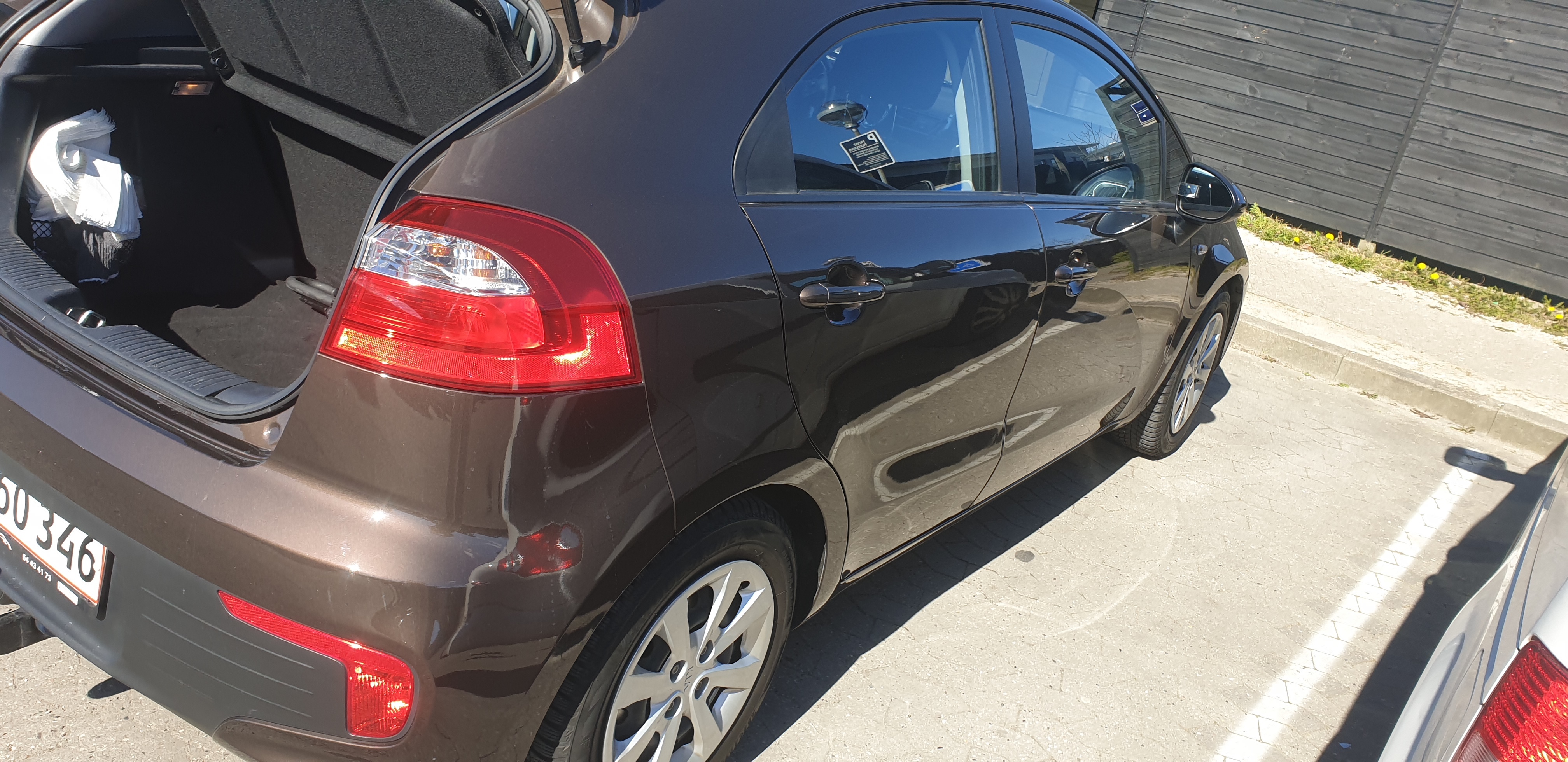 Brun Kia Rio fra 2015