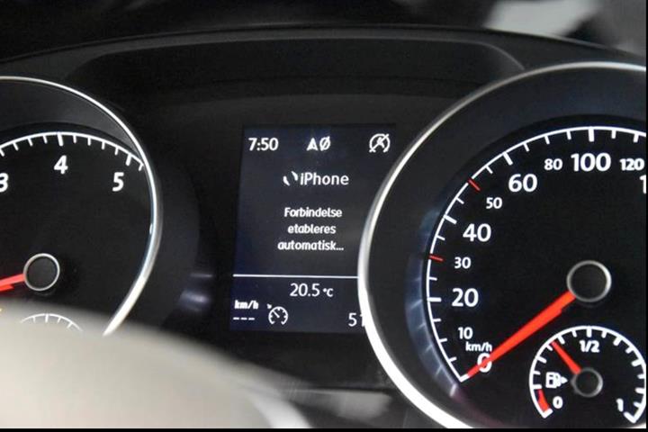 Grå VW Touran fra 2016