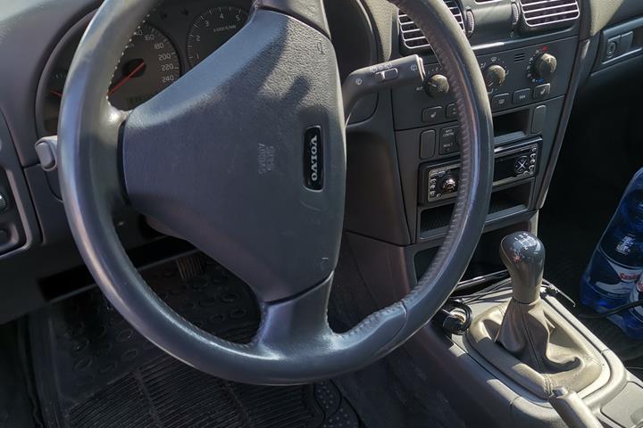 Sort Volvo V40 fra 2003