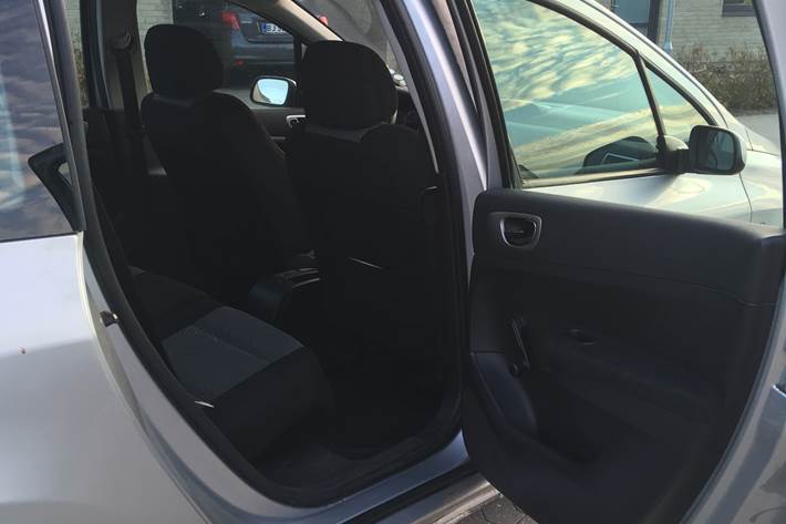 Sølv Peugeot 307 fra 2005