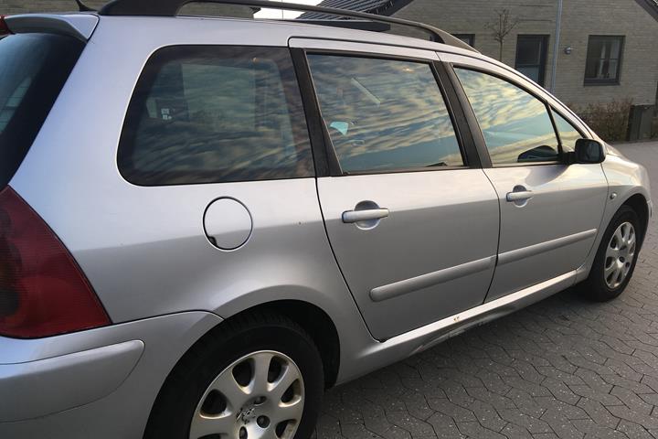 Sølv Peugeot 307 fra 2005