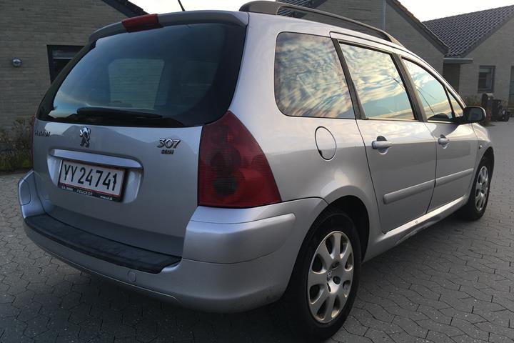 Sølv Peugeot 307 fra 2005