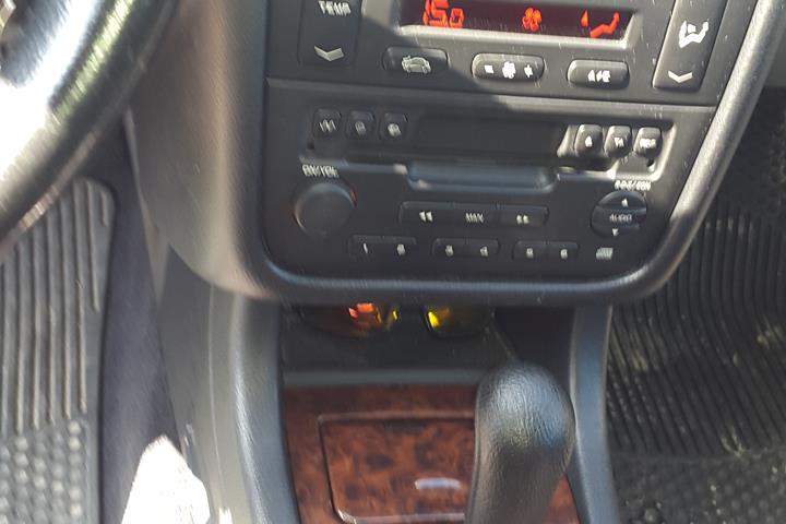 Blå Peugeot 406 fra 2003