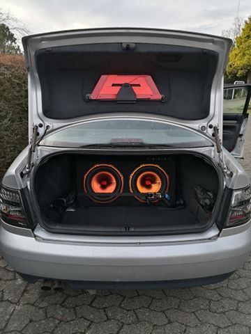Sølv Audi A4 fra 2000