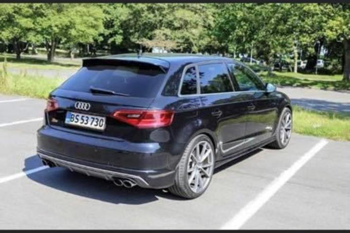 Sort Audi S3 Sportback fra 2014