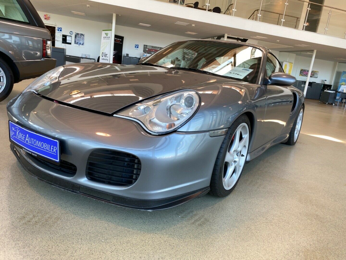 Grå Porsche 911 Turbo fra 2001
