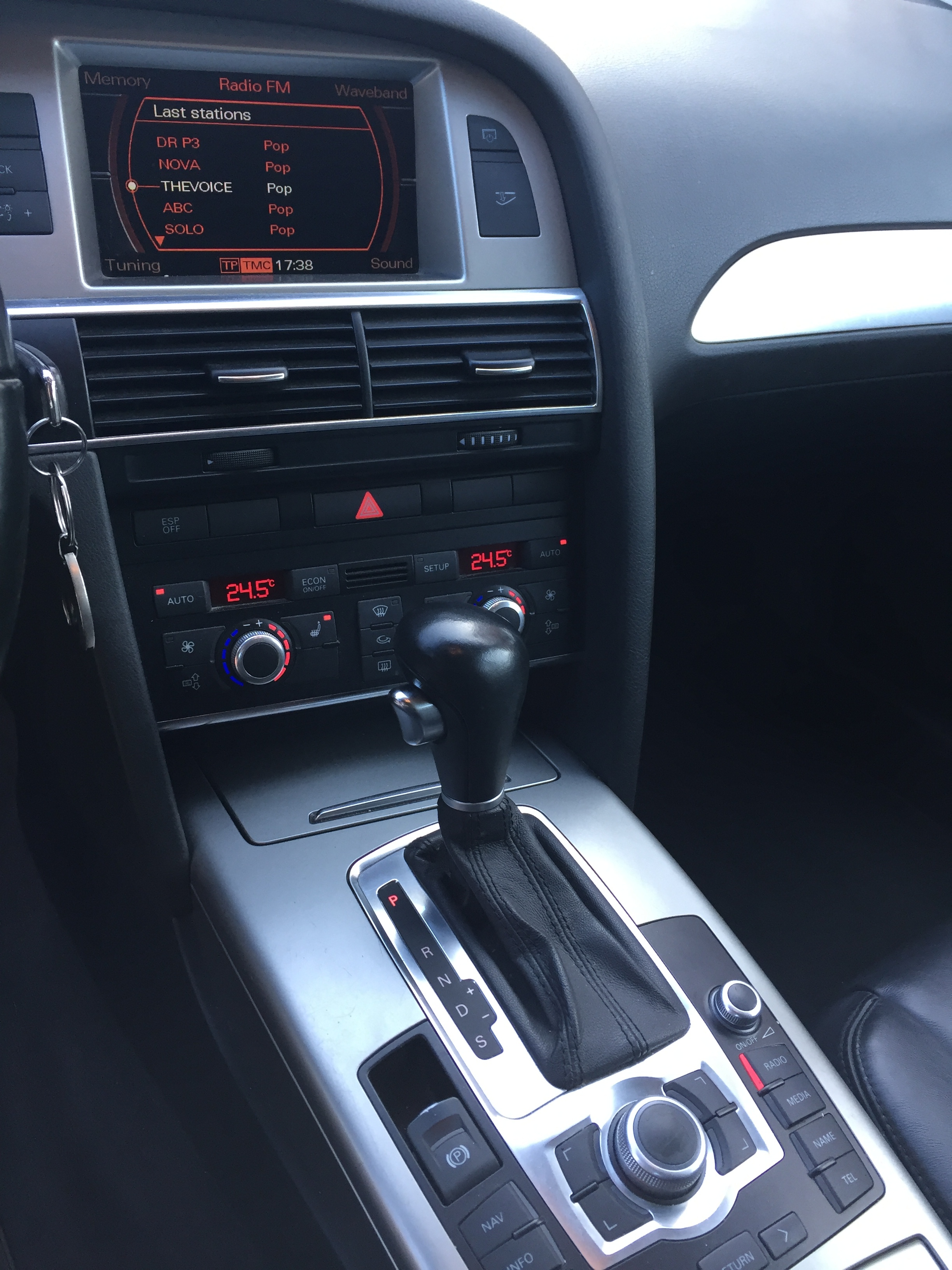 Sort Audi A 6 fra 2007
