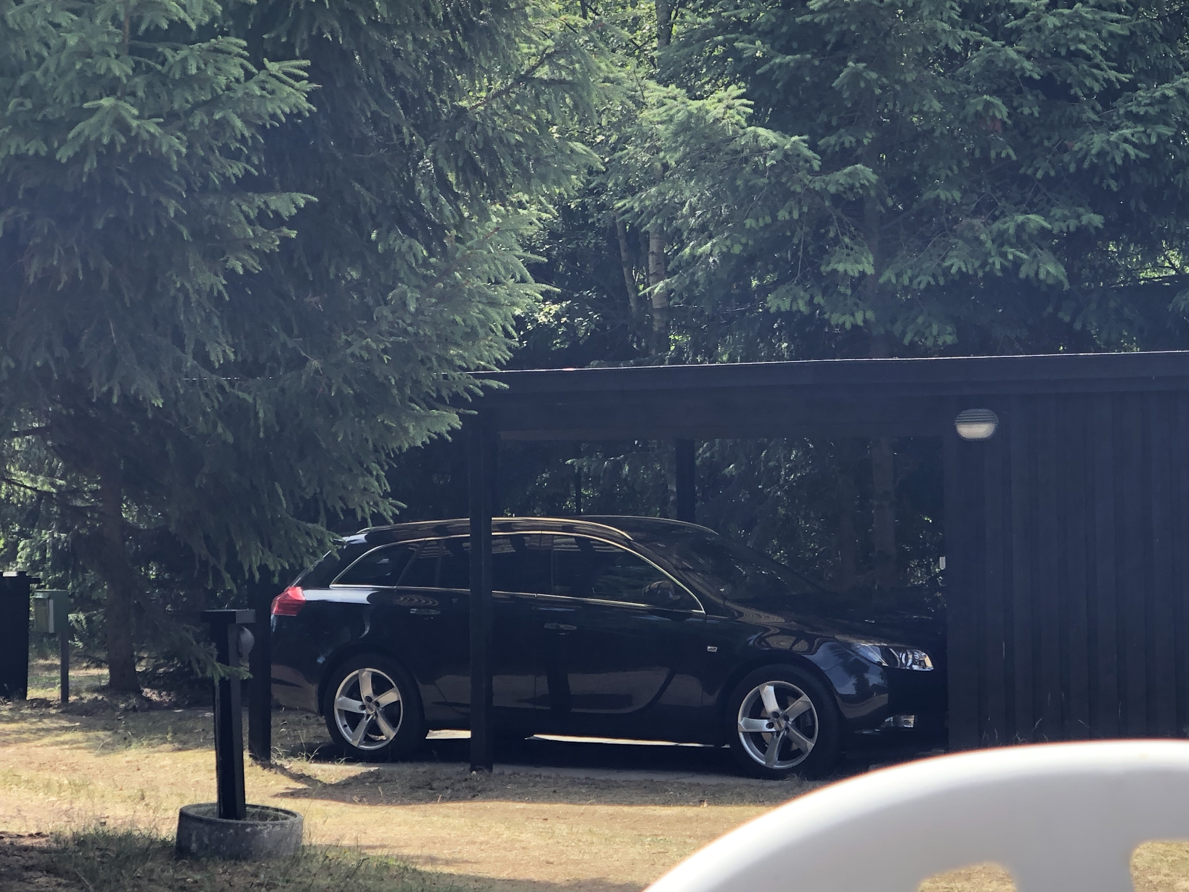 Sort Opel Insignia fra 2012