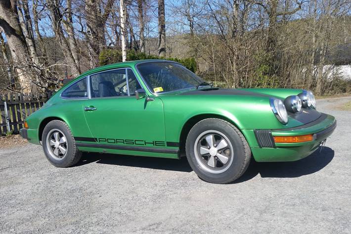 Grøn Porsche 911 fra 1975