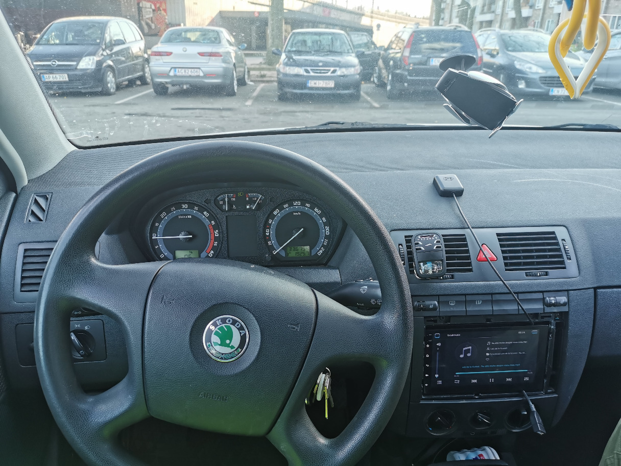 Grå Skoda Fabia fra 2007