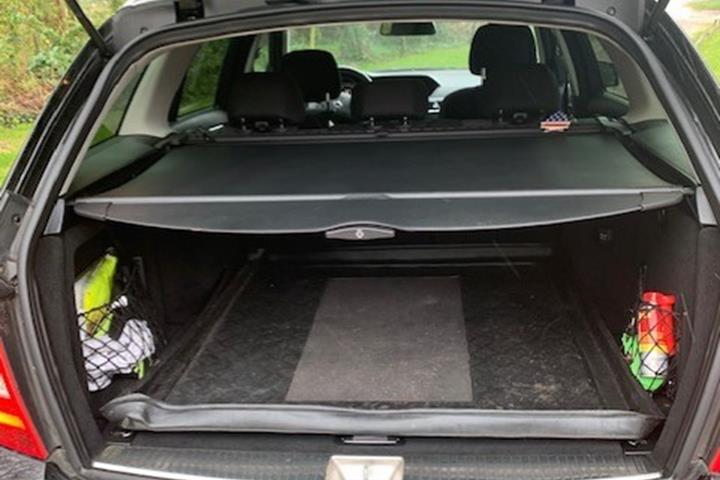 Sort Mercedes 200 fra 2011