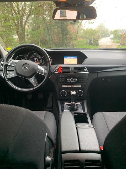 Sort Mercedes 200 fra 2011