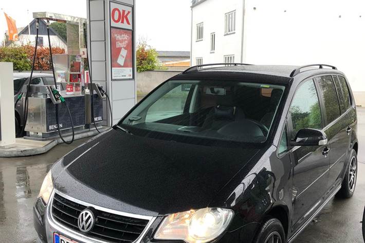 Sort VW Touran fra 2008