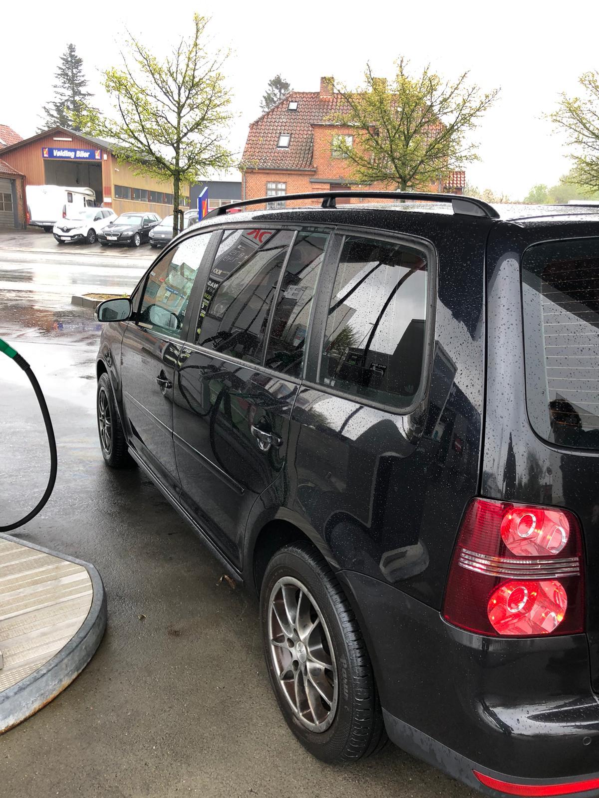Sort VW Touran fra 2008