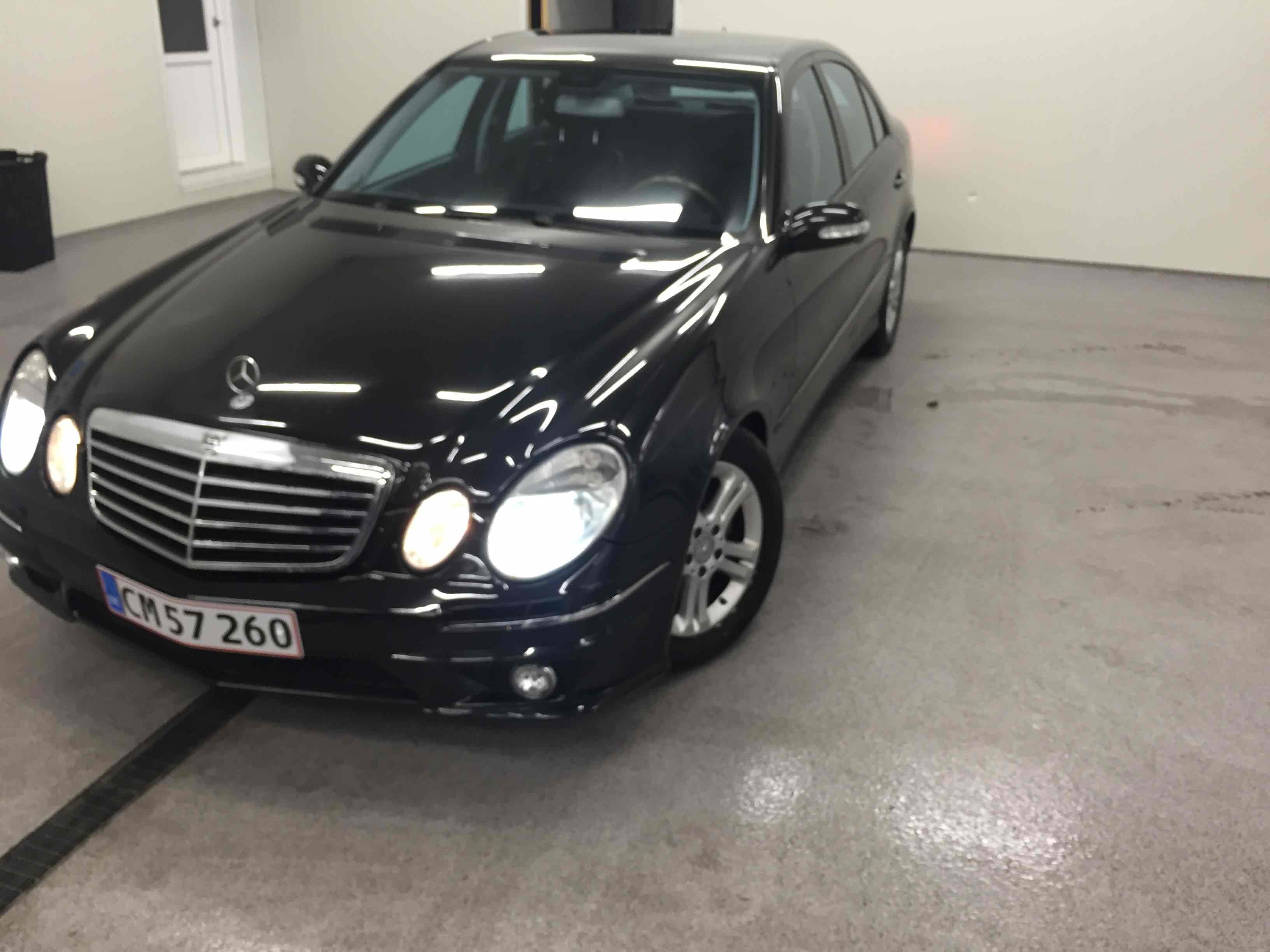 Sort Mercedes E280 fra 2006