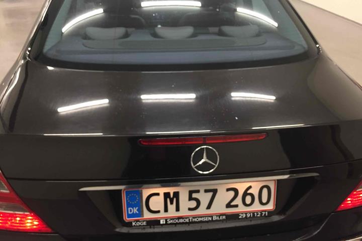 Sort Mercedes E280 fra 2006