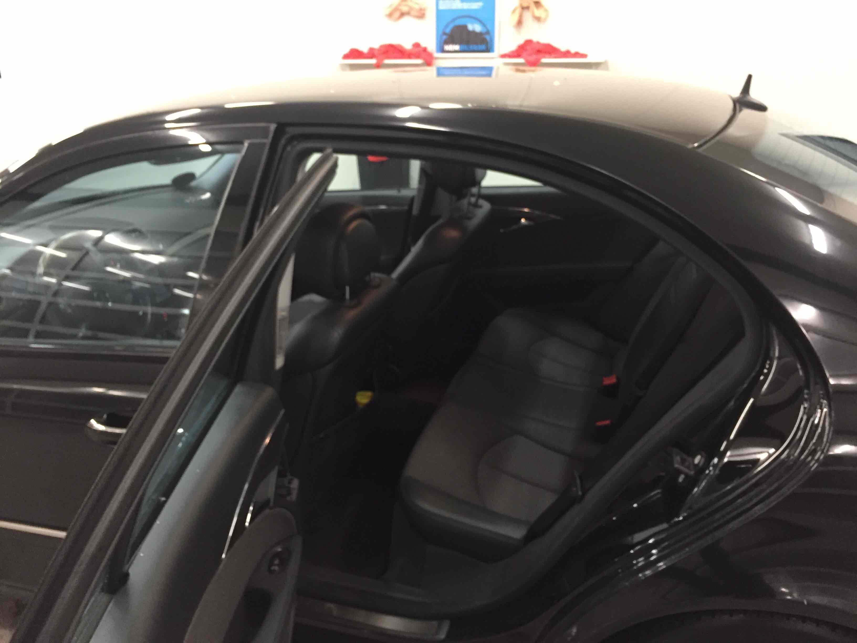 Sort Mercedes E280 fra 2006
