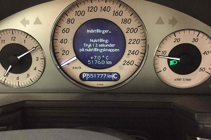 Sort Mercedes E280 fra 2006