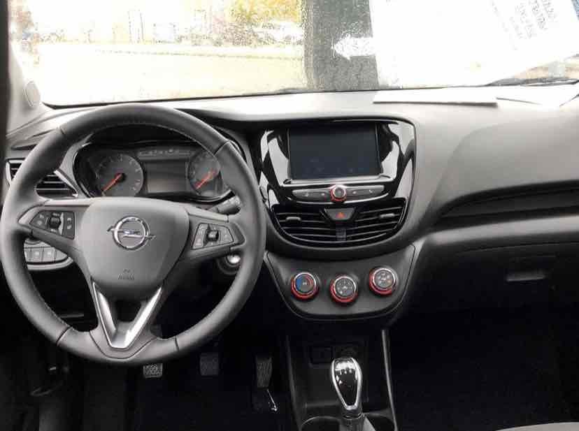 Sort Opel Karl fra 2017