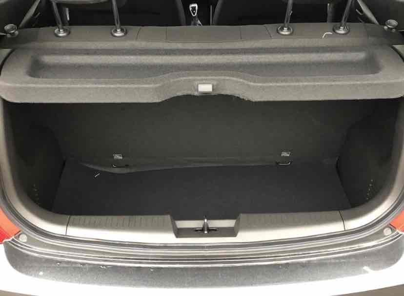 Sort Opel Karl fra 2017