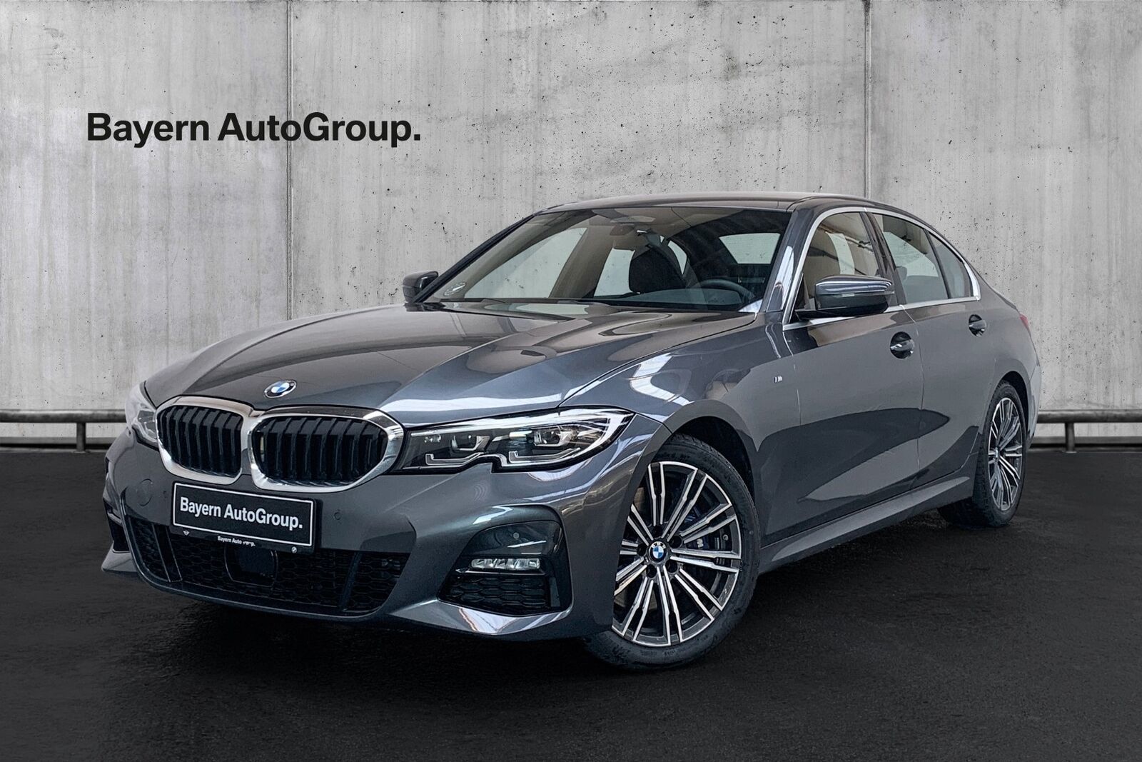 Grå BMW 330i fra 2019