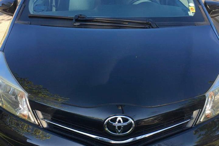 Sort Toyota Yaris fra 2012