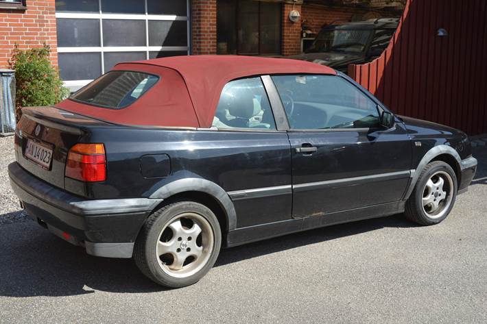Sort VW Golf Cabriolet fra 1994