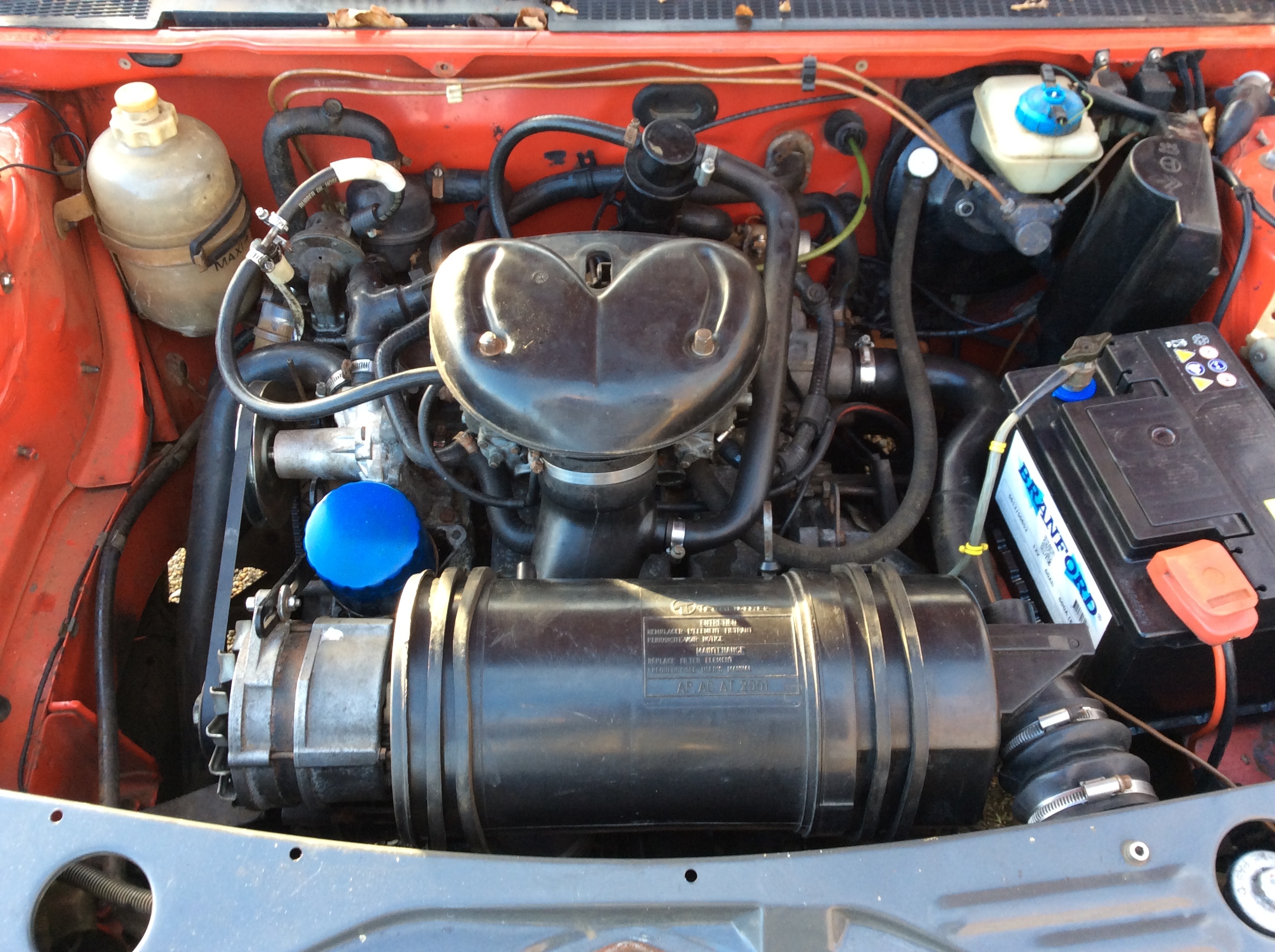 Rød Peugeot 205 fra 1986