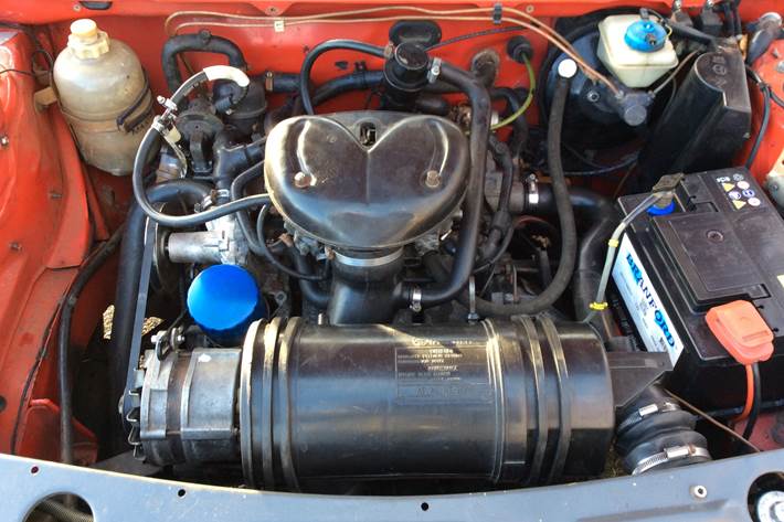 Rød Peugeot 205 fra 1986