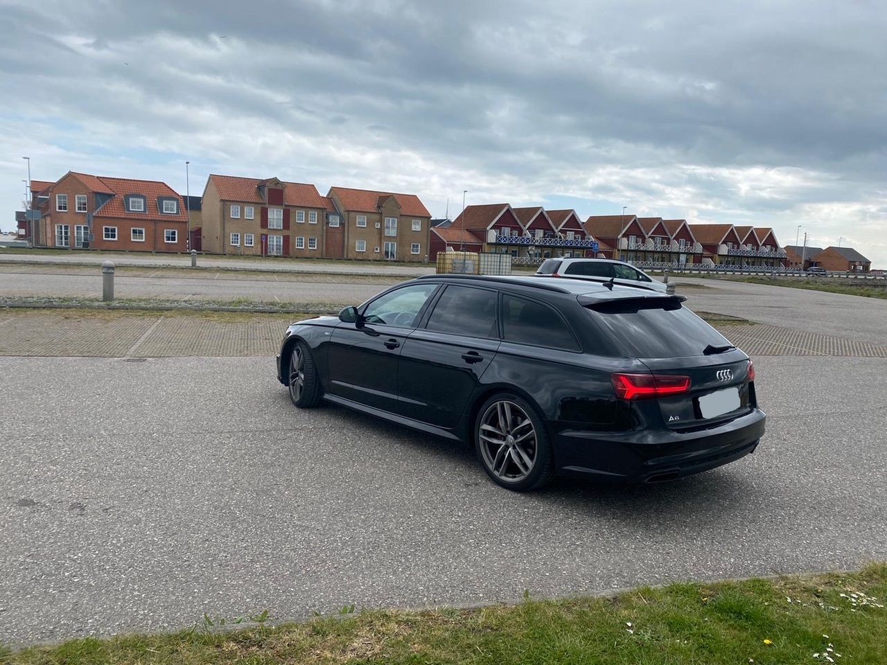 Grå Audi A6 fra 2016