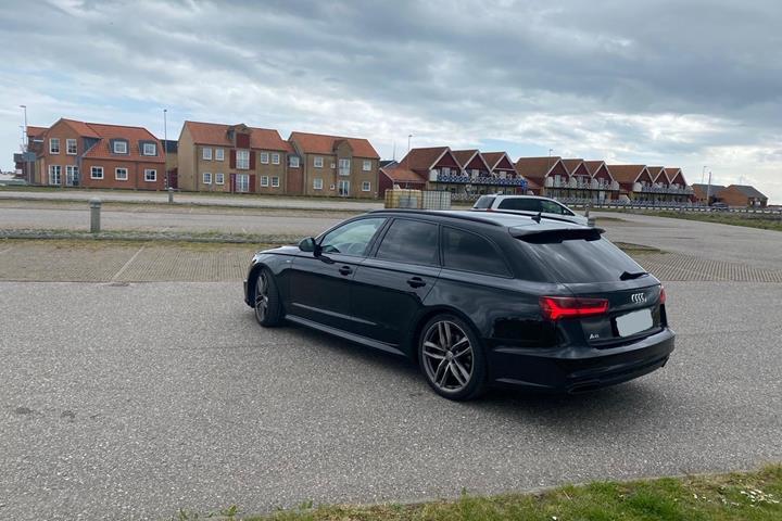 Grå Audi A6 fra 2016
