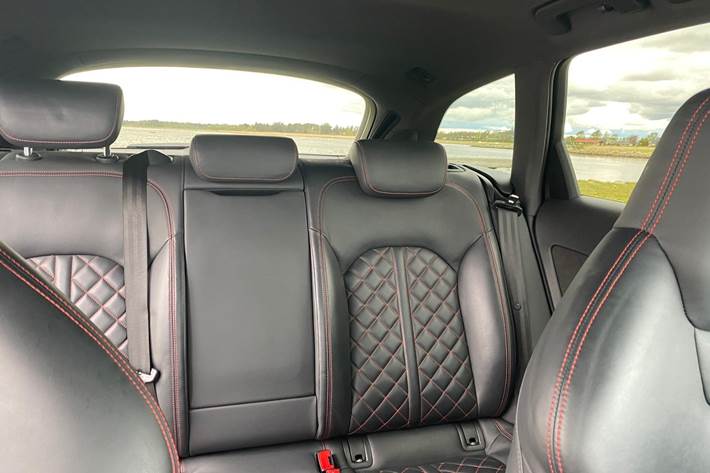 Grå Audi A6 fra 2016