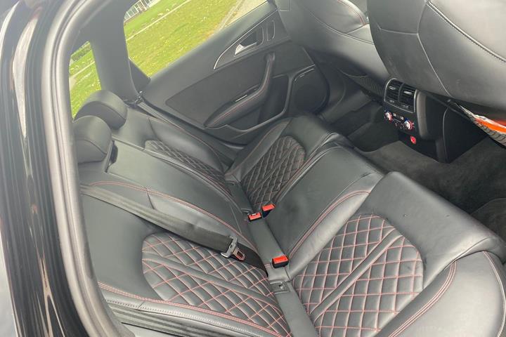 Grå Audi A6 fra 2016