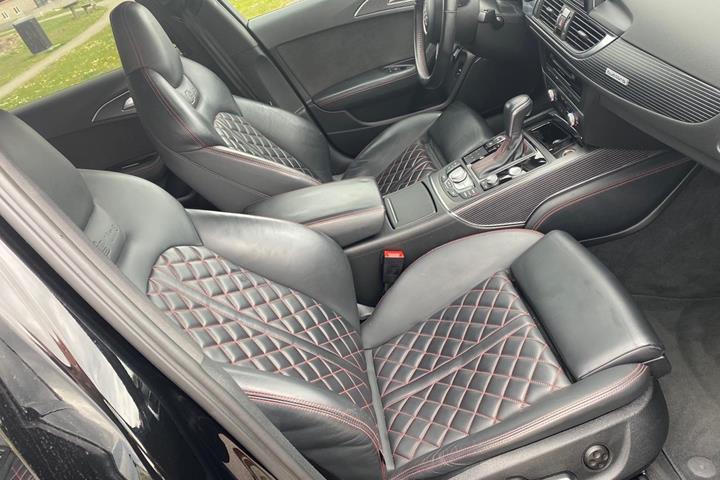 Grå Audi A6 fra 2016