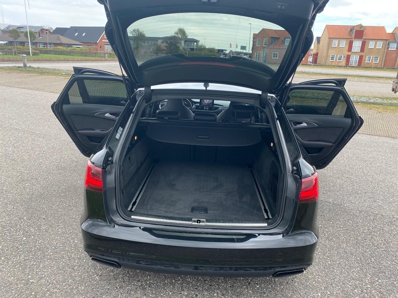 Grå Audi A6 fra 2016