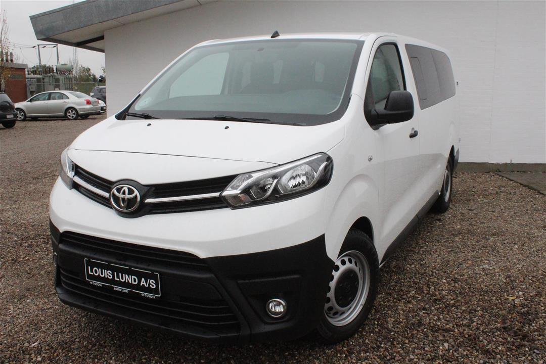 Hvid Toyota Proace Verso fra 2018