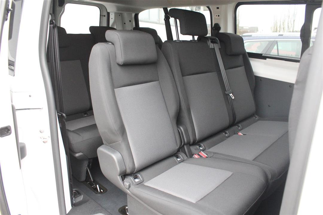 Hvid Toyota Proace Verso fra 2018